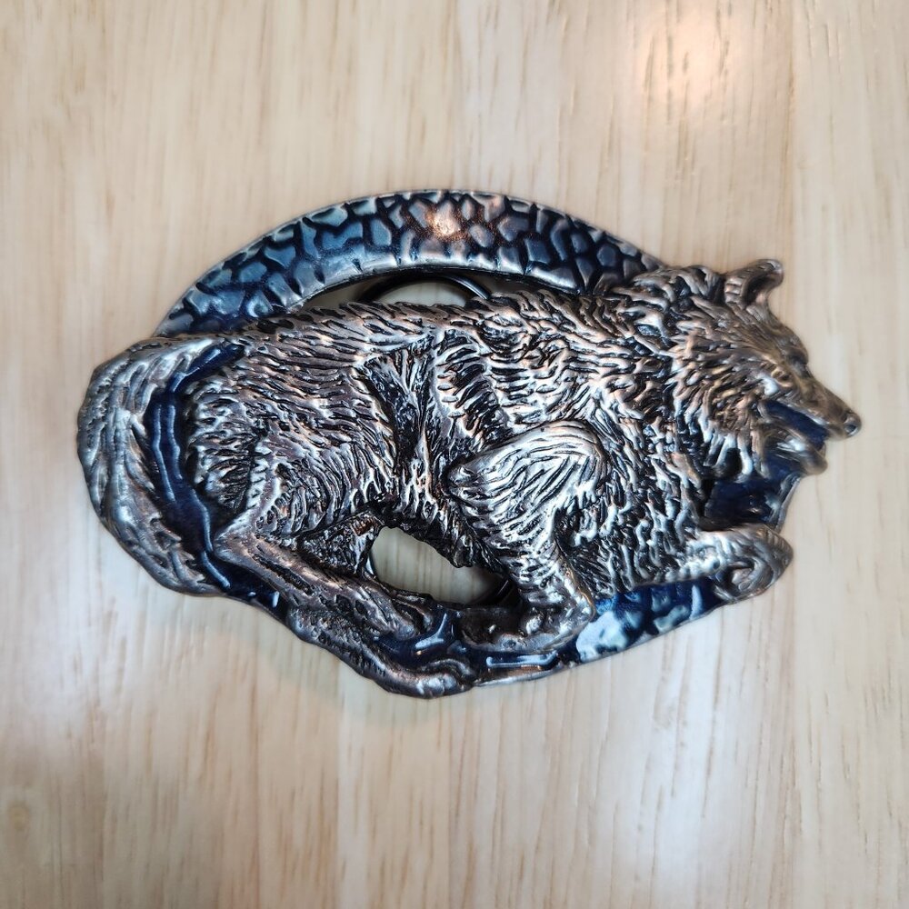 Vintage Wolf Belt Buckle Metal Western Cowboy Wildlife Collectible 4 in. wide